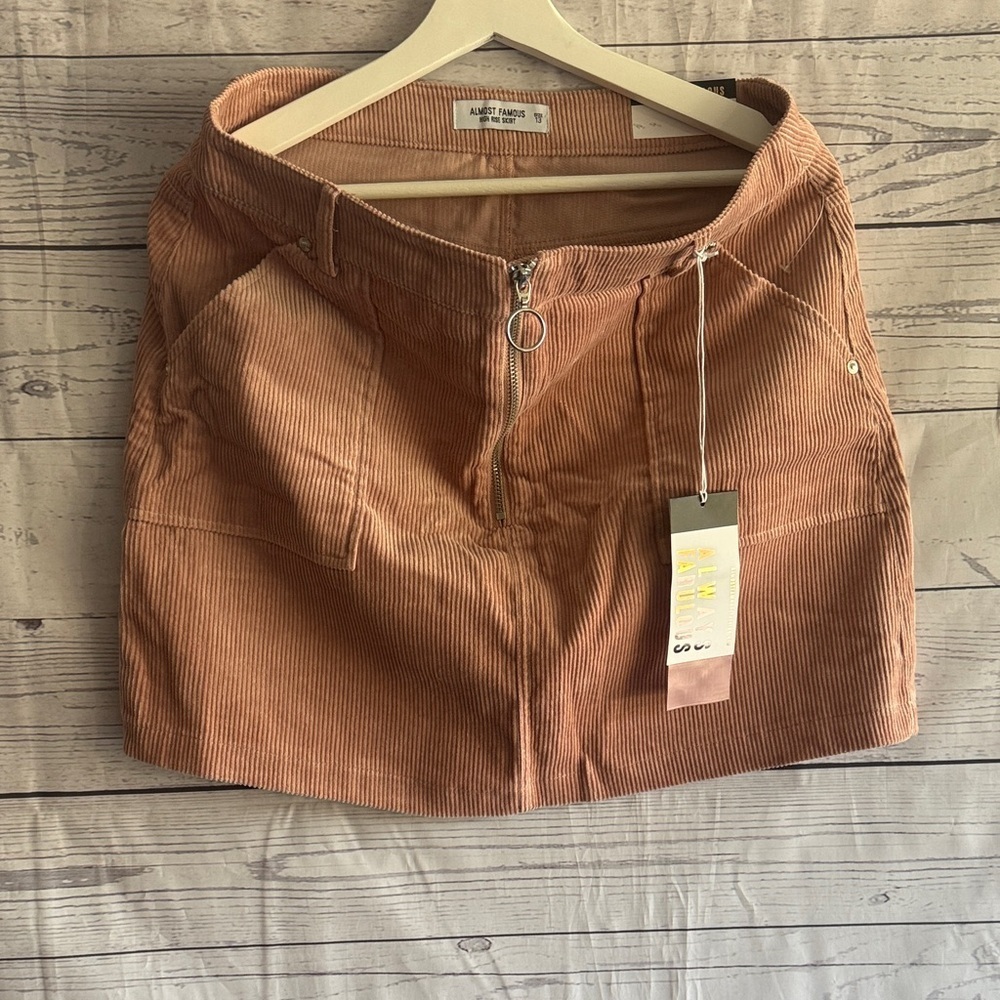 Almost Famous High rise skirt NWT
